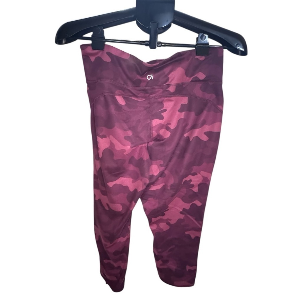 Gap fit cropped pants red camo